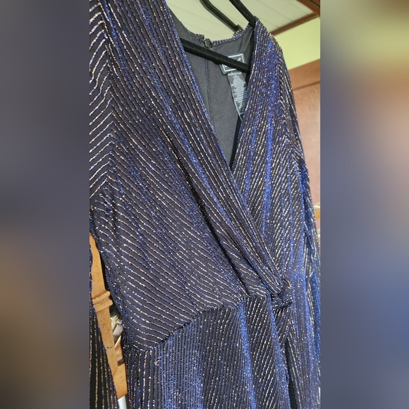 Beautiful sparkling blue and gold evening gown size 12 - Picture 3 of 7